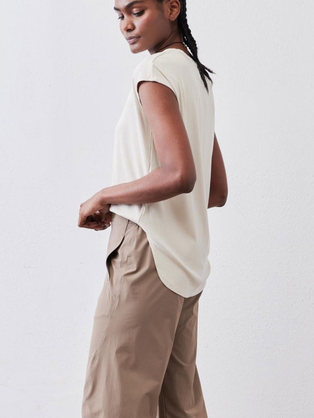 Ruti The Ribbed Tuck in Tee in Cloud - Picture 3 of 8